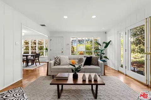 2666 La Cuesta Dr, Los Angeles, CA 90046