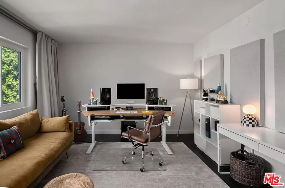 Other - 7309 Franklin Ave #405, Los Angeles, CA 90046 photo 4 of 6