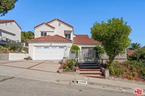 14034 Badger Ave, Sylmar, CA 91342