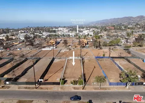 1043 Galloway St, Pacific Palisades, CA 90272