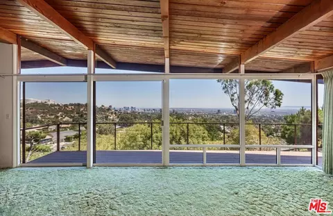 924 Stonehill Ln, Los Angeles, CA 90049