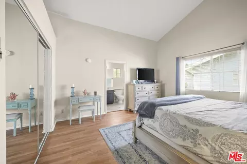 18987 Gault St, Reseda, CA 91335 photo 13