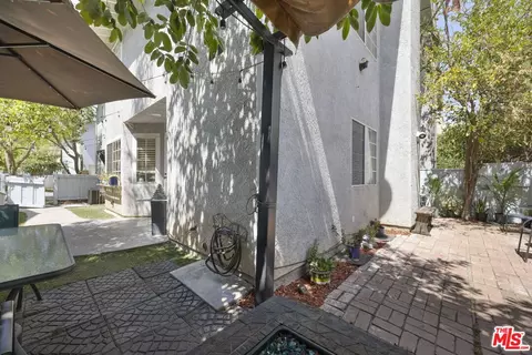 18987 Gault St, Reseda, CA 91335 photo 5