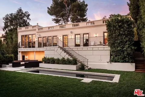 2795 La Castana Dr, Los Angeles, CA 90046