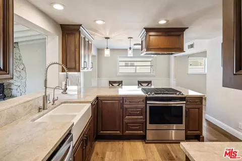 2875 Munson St, Camarillo, CA 93010 photo 9