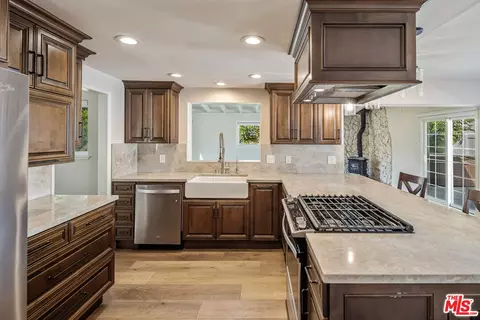 2875 Munson St, Camarillo, CA 93010 photo 10
