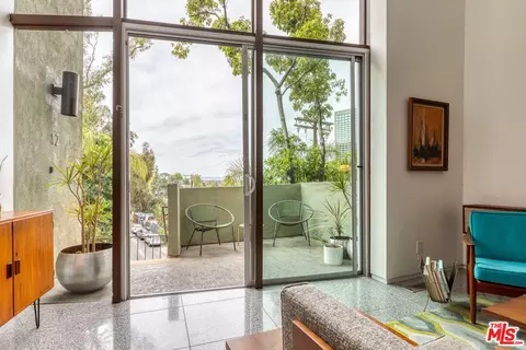 3625 Fredonia Dr #12, Los Angeles, CA 90068