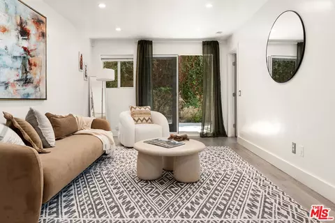 532 N Rossmore Ave #107, Los Angeles, CA 90004