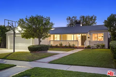 6621 Ethel Ave, Valley Glen, CA 91606