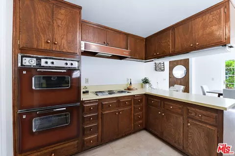 884 Boxthorn Ave, Newbury Park, CA 91320