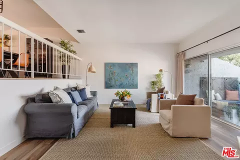 18348 Collins St #C, Tarzana, CA 91356