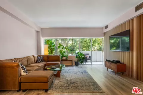 7135 Hollywood Blvd #204, Los Angeles, CA 90046