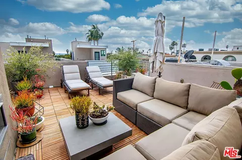 1400 N Fuller Ave #12, Los Angeles, CA 90046