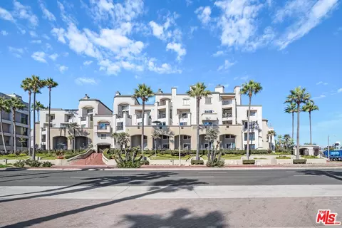 200 Pacific Coast Hwy #445, Huntington Beach, CA 92648