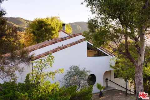 25620 Nebo Dr, Calabasas, CA 91302