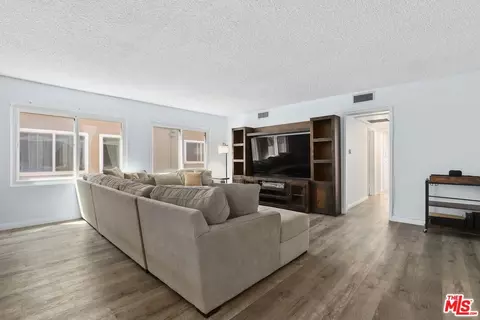 322 E Spruce Ave #E, Inglewood, CA 90301