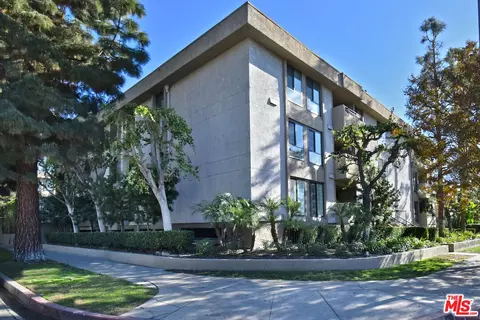11640 Woodbridge St #201, Studio City, CA 91604