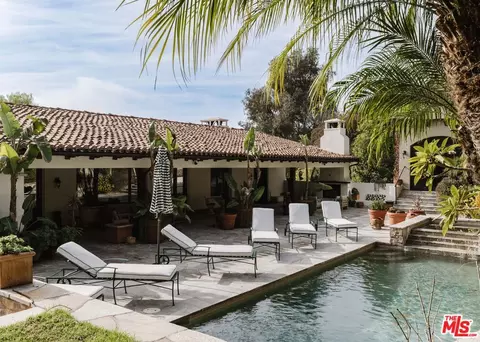 9301 Cherokee Ln, Beverly Hills, CA 90210