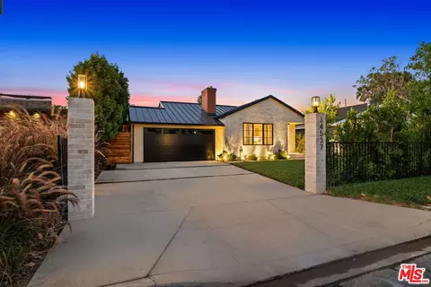 14537 Hesby St, Sherman Oaks, CA 91403