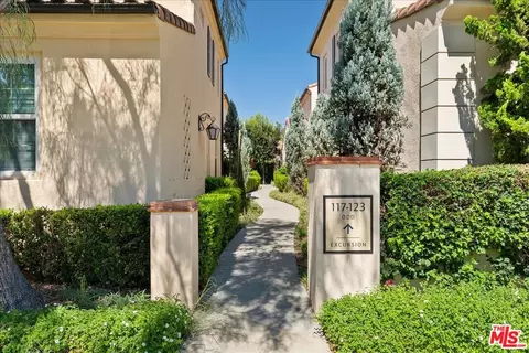 119 Excursion, Irvine, CA 92618 photo 2