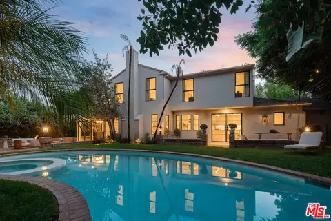 1364 Londonderry Pl, Los Angeles, CA 90069