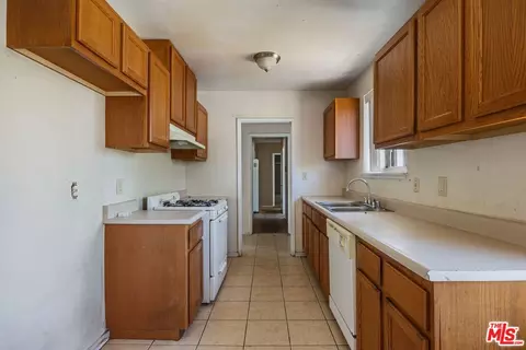Entry Way - 1506 S Euclid St, Fullerton, CA 92832 photo 2 of 2