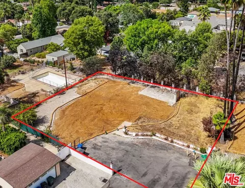 672 N Colman St, Altadena, CA 91001