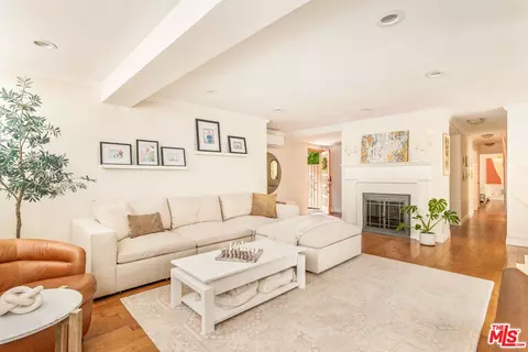 1033 12th St #102, Santa Monica, CA 90403