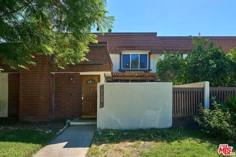 10500 Larwin Ave #6, Chatsworth, CA 91311