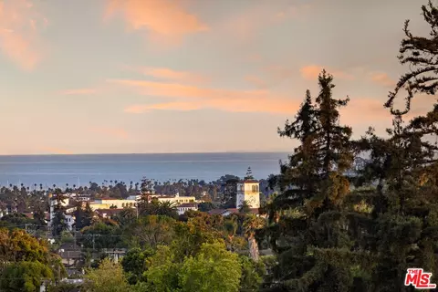View/Area - 515 E Islay St #D, Santa Barbara, CA 93101 photo 3 of 4