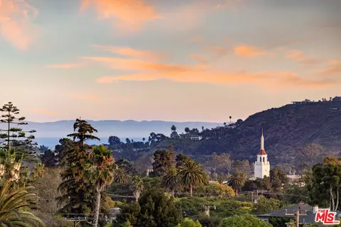 View/Area - 515 E Islay St #D, Santa Barbara, CA 93101 photo 1 of 4
