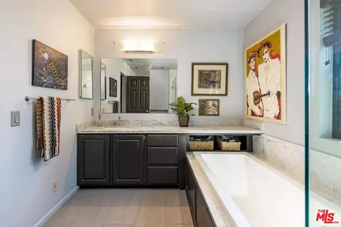 Bath - 515 E Islay St #D, Santa Barbara, CA 93101 photo 1 of 1