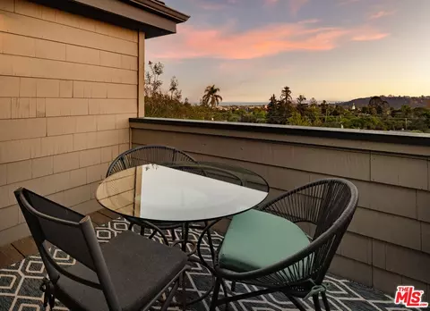 Exterior - 515 E Islay St #D, Santa Barbara, CA 93101 photo 2 of 3