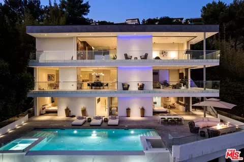 7080 Mulholland Dr, Los Angeles, CA 90068