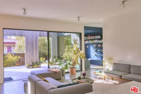 906 Superba Ave, Venice, CA 90291 photo 2