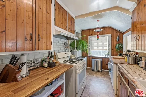 6327 Blanchard Canyon Rd, Tujunga, CA 91042 photo 15
