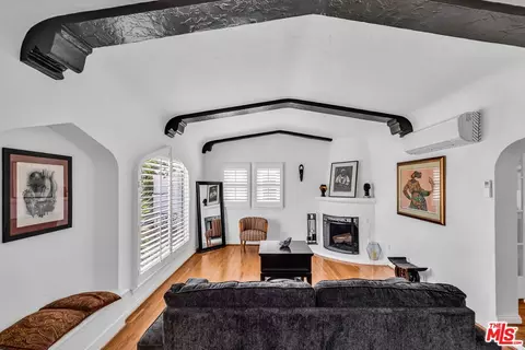 8759 S Hobart Blvd, Los Angeles, CA 90047