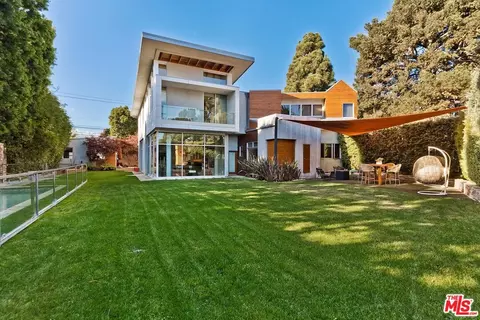 831 Georgina Ave, Santa Monica, CA 90402