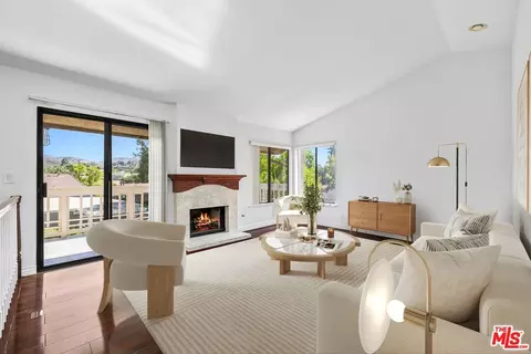 425 Vista Dorado Ln, Oak Park, CA 91377