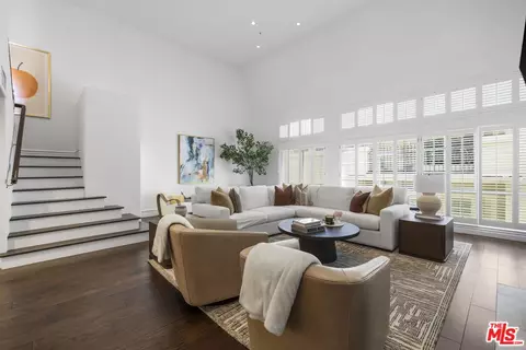 11690 Montana Ave #306, Los Angeles, CA 90049