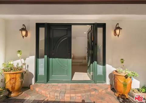 1508 N Beverly Glen Blvd, Los Angeles, CA 90077