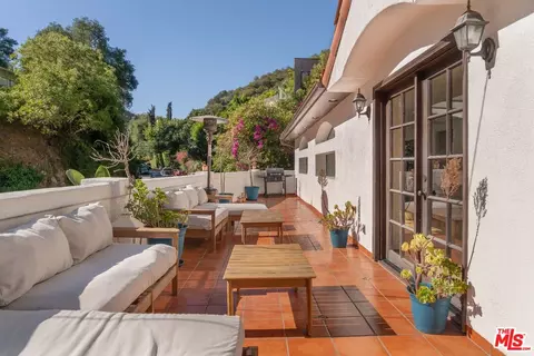 1508 N Beverly Glen Blvd, Los Angeles, CA 90077
