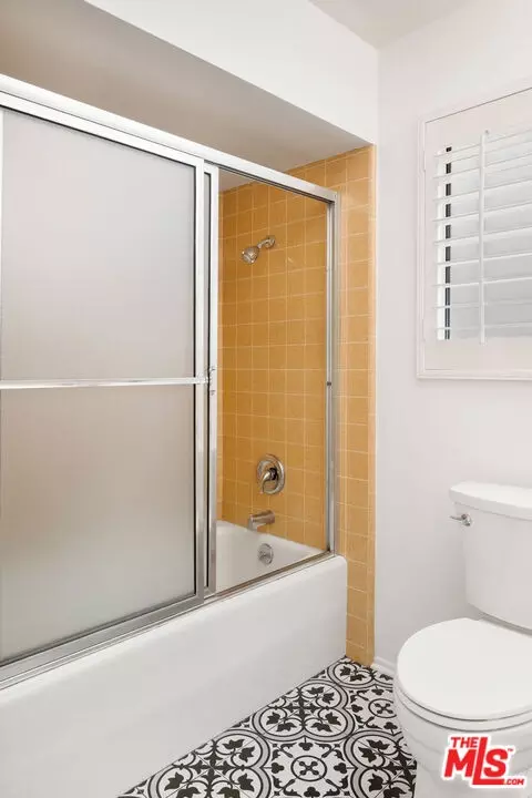 Bath - 882 W 17th St, Upland, CA 91784 photo 5 of 5