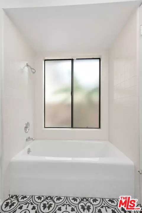 Bath - 882 W 17th St, Upland, CA 91784 photo 2 of 5
