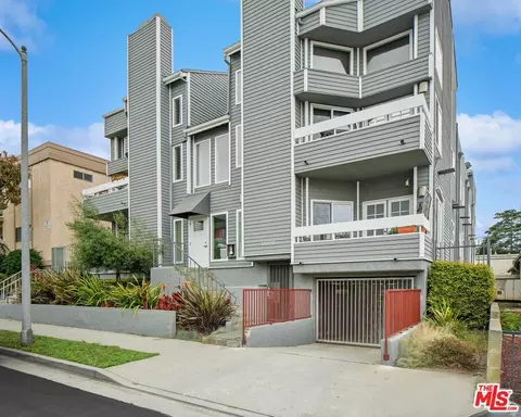 11938 Courtleigh Dr #3, Los Angeles, CA 90066