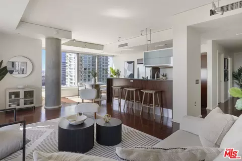 1155 S Grand Ave #1204, Los Angeles, CA 90015