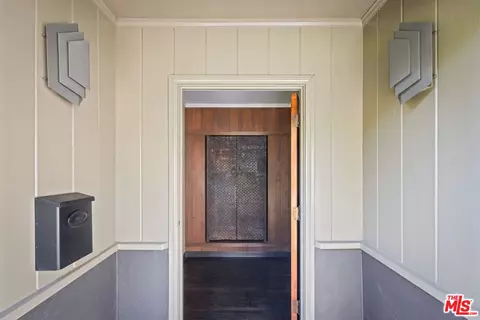 Entry Way - 1891 San Pasqual St, Pasadena, CA 91107 photo 1 of 2