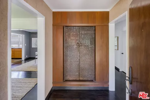 Entry Way - 1891 San Pasqual St, Pasadena, CA 91107 photo 2 of 2