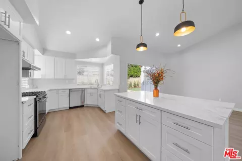 2505 Winthrop Ct, Simi Valley, CA 93065 photo 8