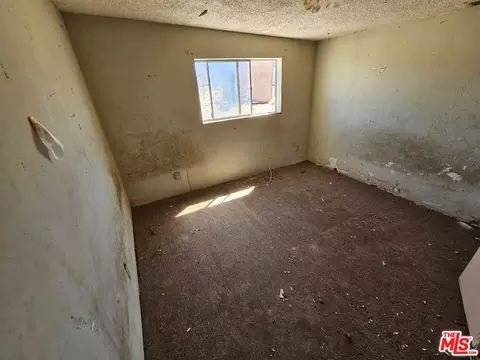 Bedroom - 9646 Blackhawk Trl, Lucerne Valley, CA 92356 photo 3 of 3